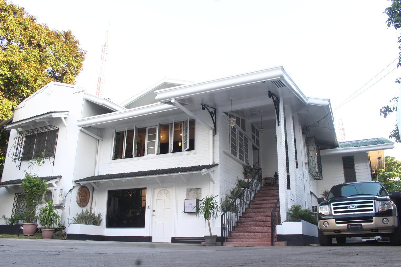 The White Bed And Breakfast Баколод Екстериор снимка