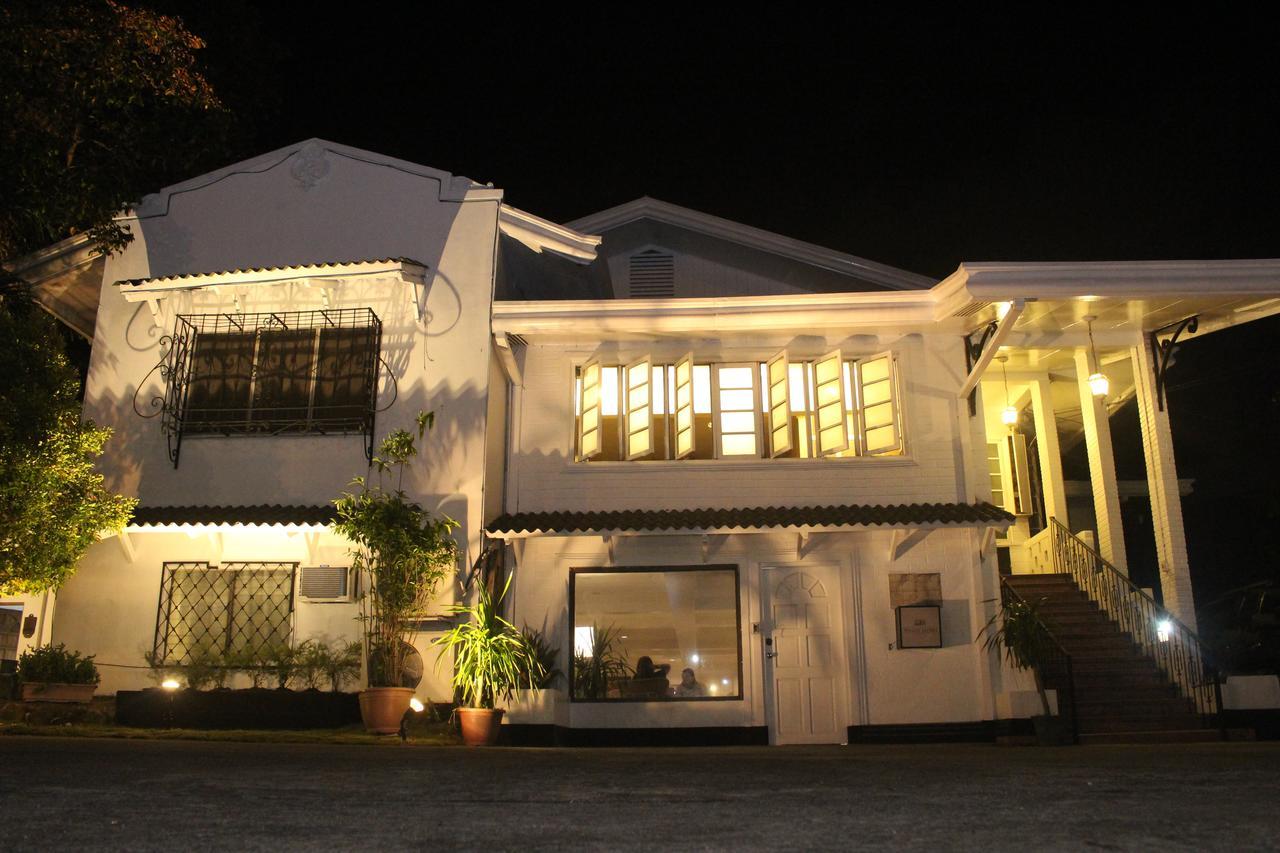 The White Bed And Breakfast Баколод Екстериор снимка
