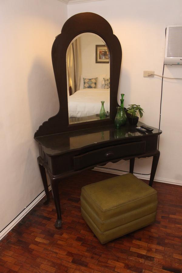 The White Bed And Breakfast Баколод Екстериор снимка