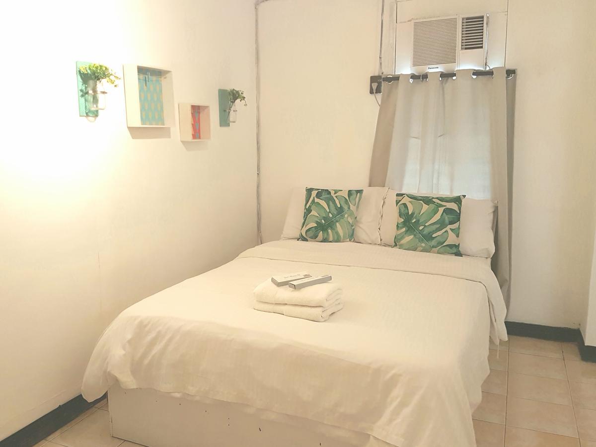 The White Bed And Breakfast Баколод Екстериор снимка