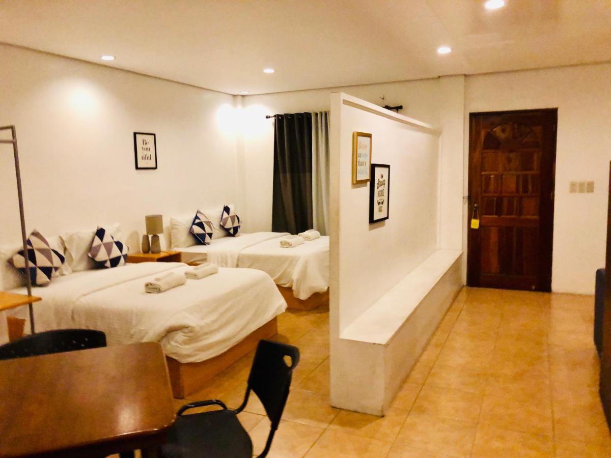 The White Bed And Breakfast Баколод Екстериор снимка